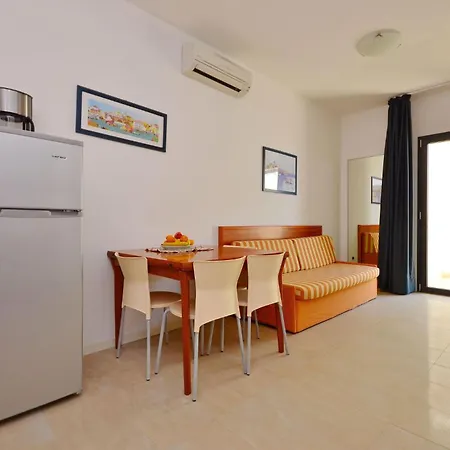 Cozy Retreat Close To The Centre Lignano Sabbiadoro