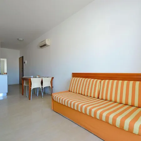 Cozy Retreat Close To The Centre Apartment *