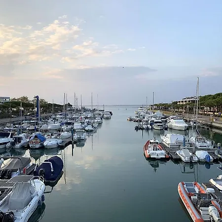 Apartment Cozy Retreat Close To The Centre Lignano Sabbiadoro